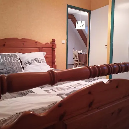 2 Chambres à Perquelin Appartement *